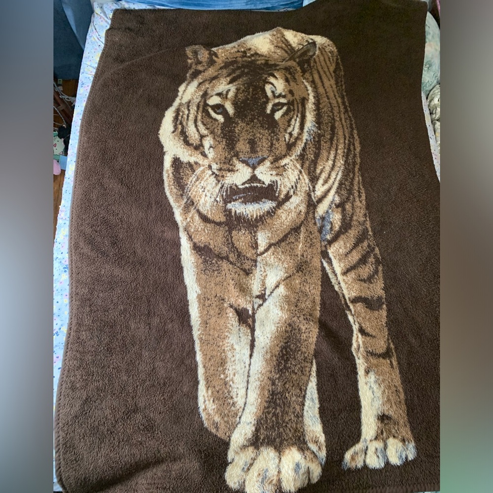 Vintage Revert Fleece Tiger Blanket Twin Size